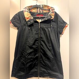 authentic burberry zip up top med size